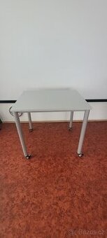 Kancelářský stůl