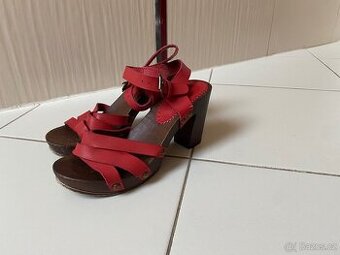 Prodám dámské boty, kožené.