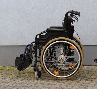 058-Mechanický invalidní vozík Sopur.
