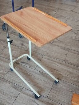 Zdravotní pomůcky, polohovací postel