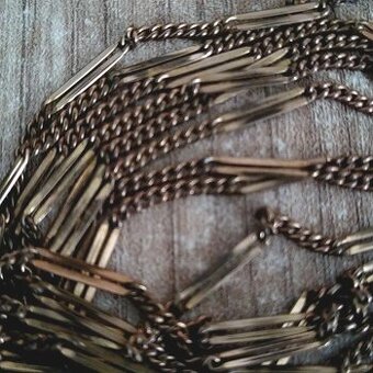 Vintage dlouhý řetízek s otevíracím medailonkem