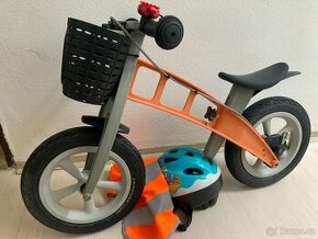 first bike s košíčkem a zvonkem +adapter a vesta