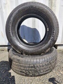 Nové letní Goodyear 235/65R15