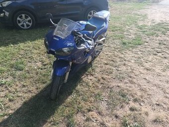 Yamaha R6