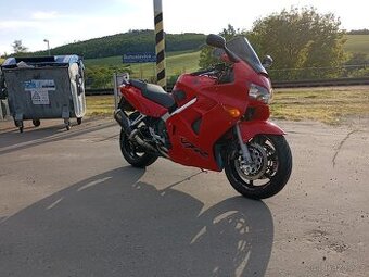 Honda vfr800 fi