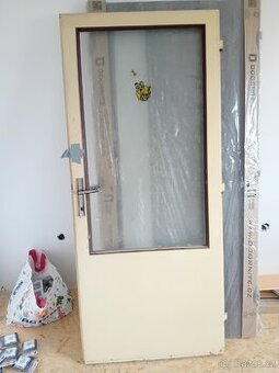 Dveře prosklené levé