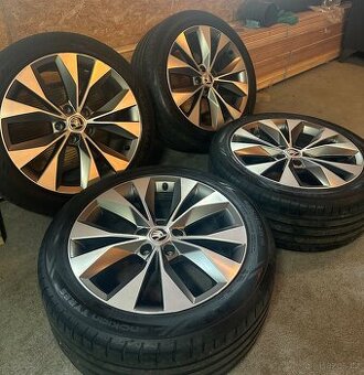 ALU Kola ŠKODA 5x112 R18 CASSIOPEIA Letní Pneu 235/45/18