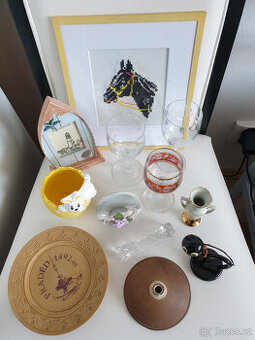 Dekorace mix různé retro sklo porcelán keramika