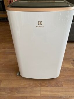 Mobilní klimatizace - Electrolux EXP26U758CW