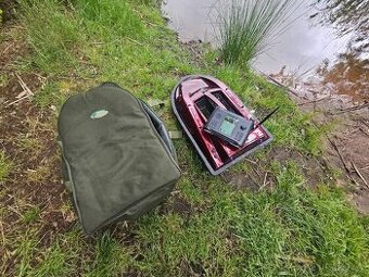 prodám zavážecí lodičku Mivardi s GPS a echolotem