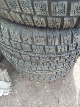 Pneu 235 /65 r17  r 2007