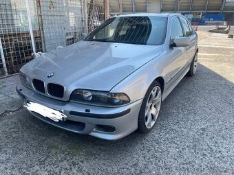 Bmw e39 540i manuál na díly