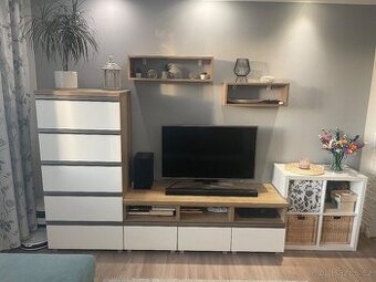 Obývací stěna, konferenční stůl