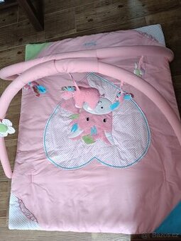 Dětská hrazdička s plyšovými zvířátky