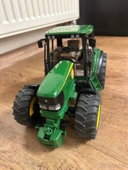 Traktor John Deere Bruder
