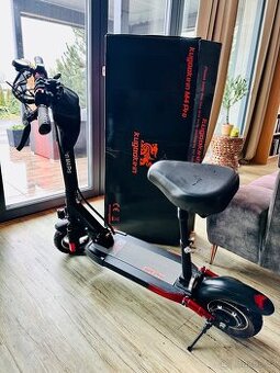 Elektrokoloběžka Kugoo Kirin m4 Pro se sedadlem. Jen 128 km