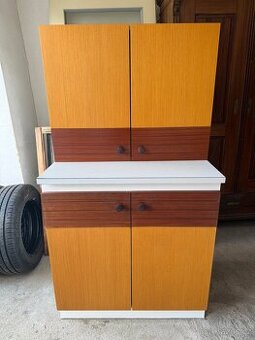 Kuchyňské skříňky