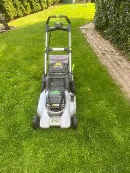 sekačka EGO LM2135E, baterie, nabíječka