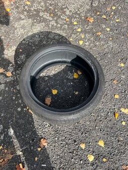 Jedna pneumatika Goodyear Eagle F1 Asymmetric 3