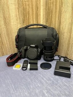 Canon 200d+18-55mm STM+Příslušenství