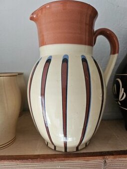 Keramický džbán