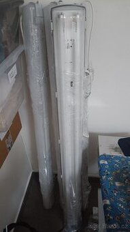 Prachotěsné zářivkové svítidlo