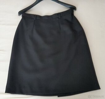 Krásná černá sukně