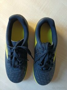 Sálové boty zn. Umbro vel. 32 - NOVÉ