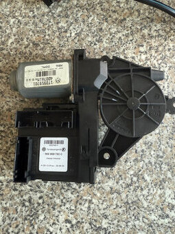 VW Touran motor stahovaci oken pr.str c.d 1T0959701400M