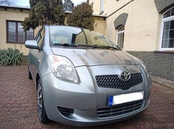 Toyota Yaris II 1.0 VVT-i 51 kw 2.Majitel
