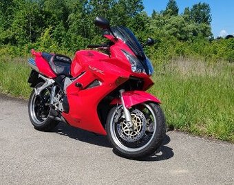 Honda VFR 800 VTEC – rok 2004