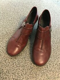 Dámské kožené boty zn. Rieker, vel. 41