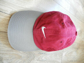 Kšiltovka pro dospělé Nike, vínovošedá