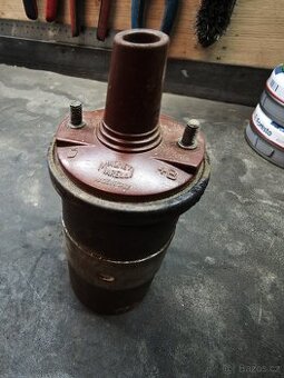 Zapalovací cívka na staré auto Magneti marelli Fiat?