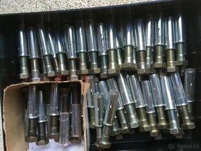 Hmoždinky HILTI HKD-S M16x65, průměr 20 mm.