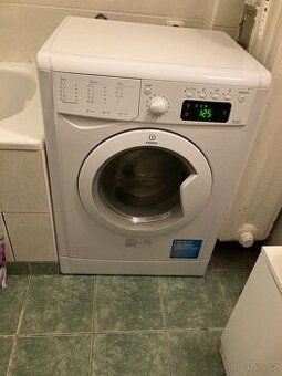 Pračka se sušičkou INDESIT IWDE 7105 B