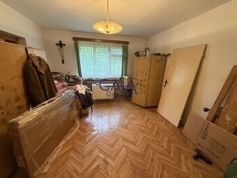 - Stavební místo s původním domem v malebné části Svatý Štěp