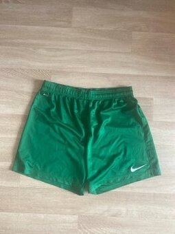 Sportovní Nike kraťasy zelené