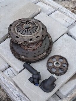 VW T4 Multivan 2.5 Tdi 111kW spojka + Ozubené kolo vačkové h