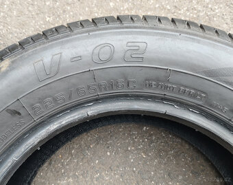 Velmi pěkné 2ks letní pneu 225/65R16C 112/110T 8PR
