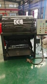 Stroj pro separaci součástek z DPS (PCB)