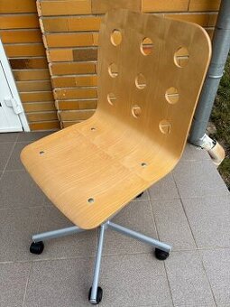 Kancelářská židle na kolečkách, dřevěná