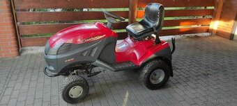 Zahradní traktor bez žacího zařízení