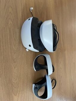 Sony PlayStation VR2 – kompletní sada, 2 ovladače a pouzdro