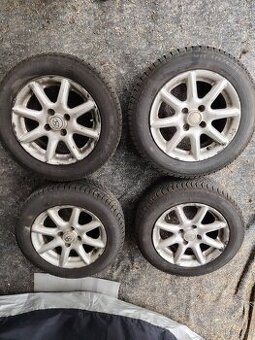 Letní, zimní pneu 175/65R14, disky