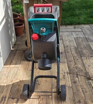 Drtič větví Bosch AXT Rapid 2000