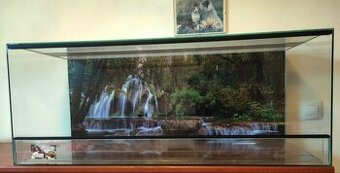 LTerárium 80x40x40 Síla skla 5 mm.Polyuretanové pozadi. Vhod