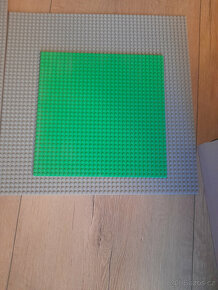 Lego podložky - 2 x šedé a 1 x zelená - 1