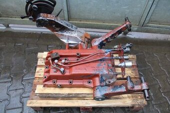 Zetor crystal víko hydrauliky bezvadný stav