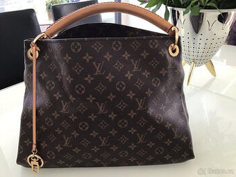 Taška Louis Vuitton Artsy mm